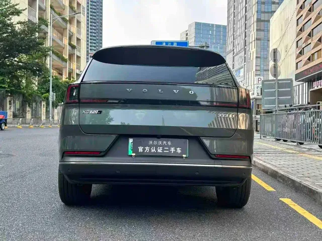 Volvo XC70 Plug-in Hybrid — Фото автомобиля 8