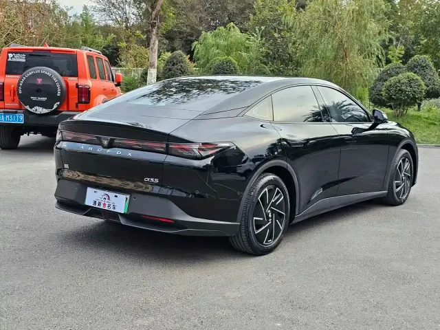 Arcfox Alpha S5 — Фото автомобиля 7