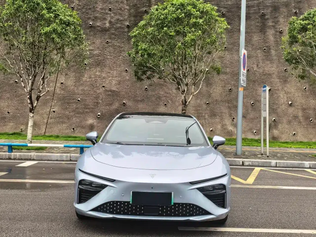 Nezha Auto Nezha S 2022 Model Pure Electric 715km RWD Grand Edition — Фото автомобиля 2