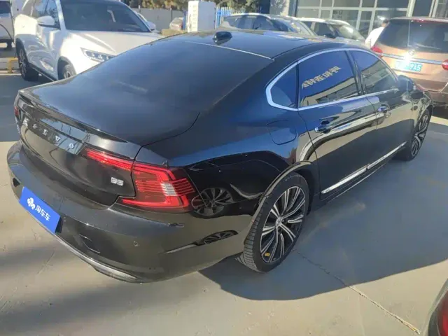 Volvo S90 — Фото автомобиля 3