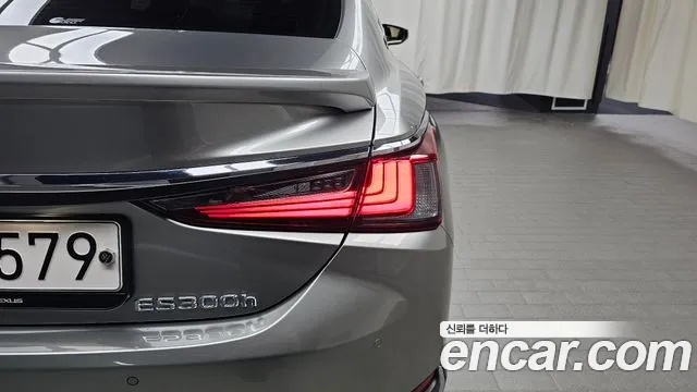 Lexus ES — Фото автомобиля 22