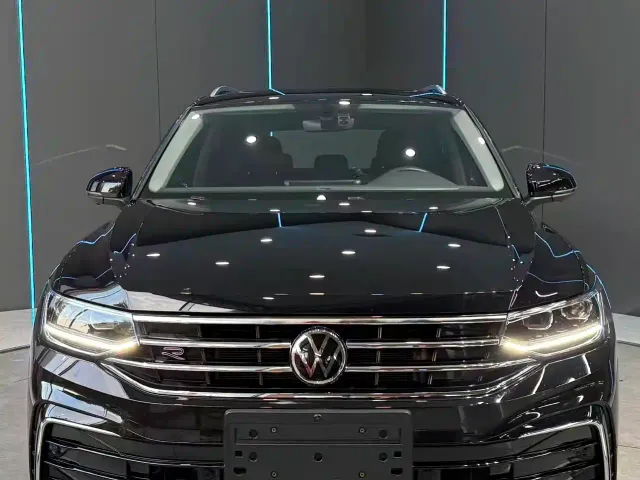 Volkswagen Tiguan L — Фото автомобиля 2