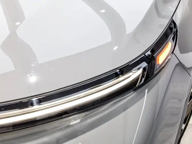 Li Auto L9 — Фото автомобиля 25