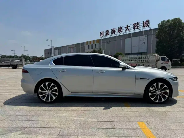 Jaguar XEL — Фото автомобиля 8