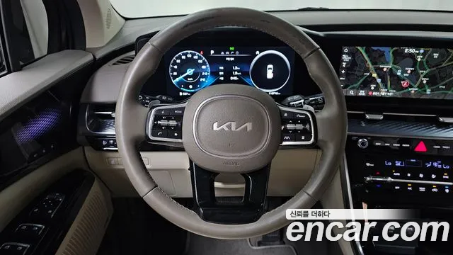 Kia Carnival Generation 4 — Фото автомобиля 12