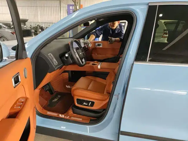 Li Auto L8 — Фото автомобиля 7
