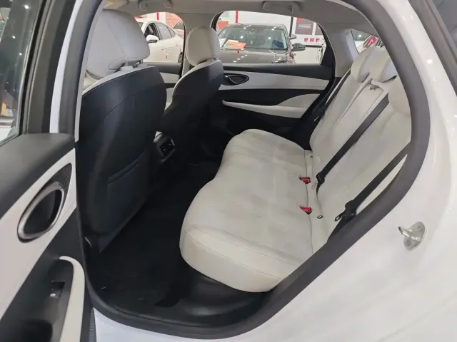 BYD Seal 05 DM-i — Фото автомобиля 8