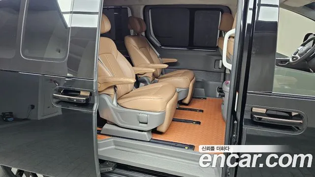 Hyundai Staria Staria 4WD Lounge 7 мест — Фото автомобиля 12