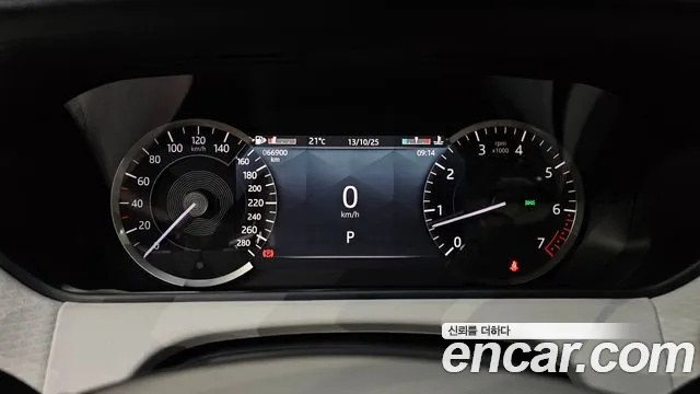 Land Rover Range Rover Velar Range Rover Velar 2.0 P250 R-Dynamic SE — Фото автомобиля 8