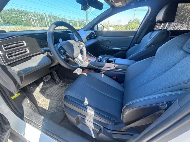 BYD Qin L — Фото автомобиля 9