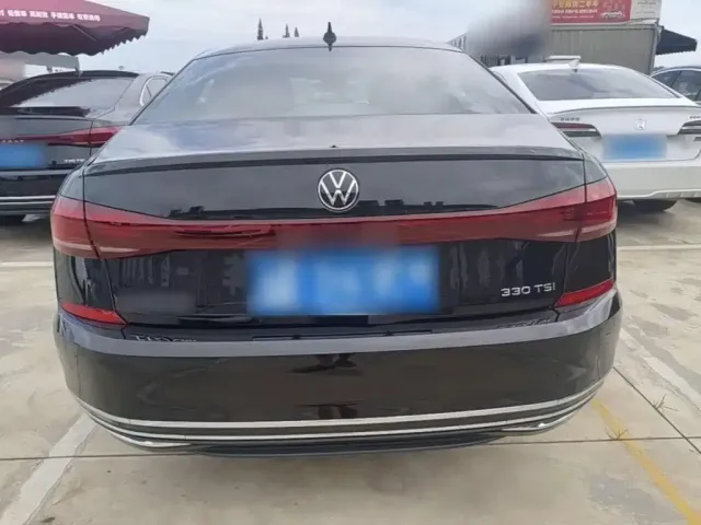 Volkswagen Passat 2023 Facelift 330TSI Starlight Luxury Edition — Фото автомобиля 3