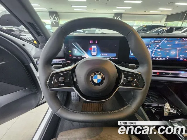 BMW 5-Series — Фото автомобиля 3