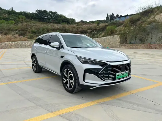 Фотография автомобиля — BYD Tang