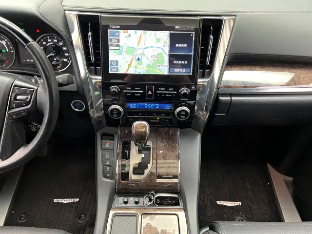 Toyota Alphard — Фото автомобиля 7