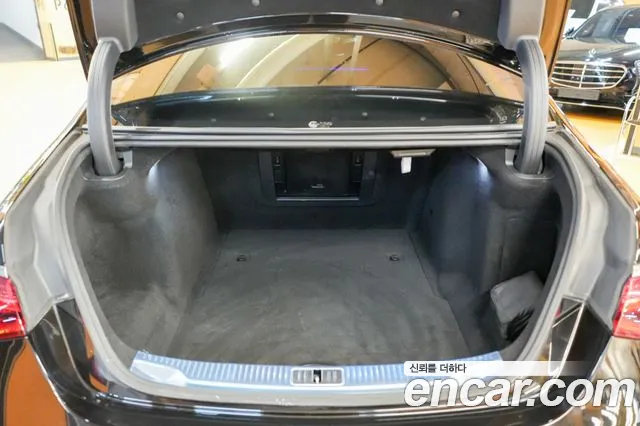 Mercedes-Benz S-Class — Фото автомобиля 20