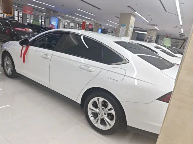 Honda Accord — Фото автомобиля 4
