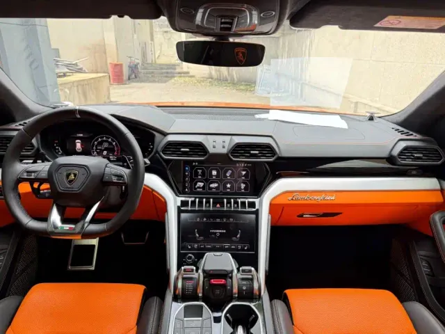Lamborghini Urus — Фото автомобиля 24