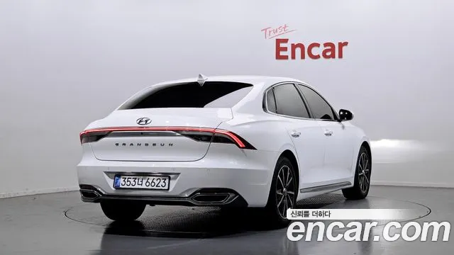 Hyundai Grandeur — Фото автомобиля 2