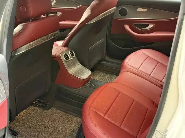 Mercedes-Benz E-Class — Фото автомобиля 6