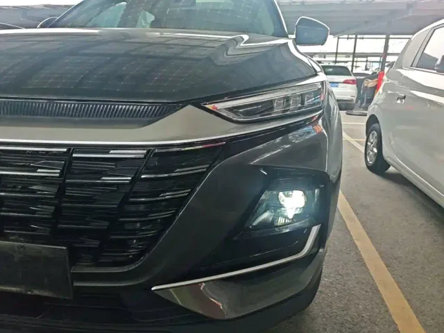 Changan CS75 — Фото автомобиля 23