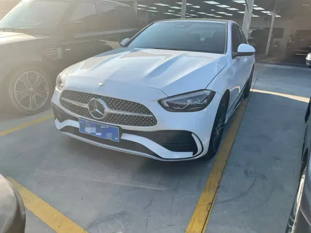 Фотография автомобиля — Mercedes-Benz C-Class