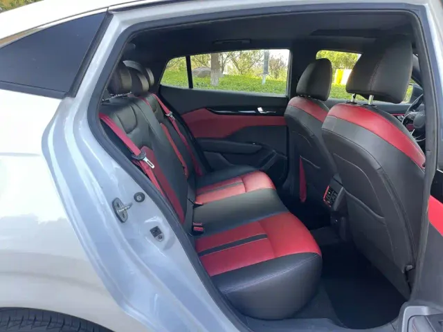 Dongfeng Yixuan — Фото автомобиля 15