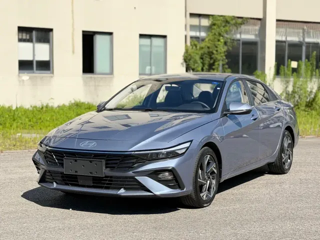 Фотография автомобиля — Hyundai Elantra