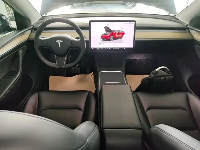 Tesla Model Y 2022 Facelift Rear-Wheel Drive Version — Фото автомобиля 9