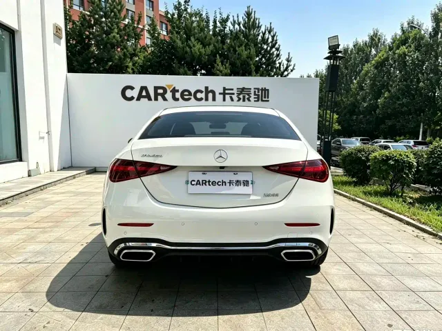 Mercedes-Benz C-Class — Фото автомобиля 3