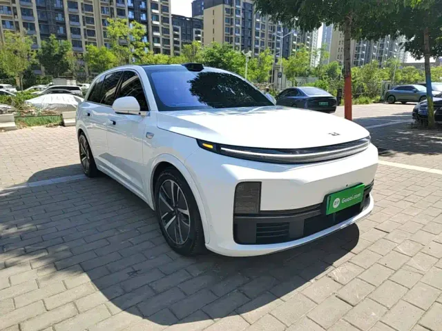 Li Auto L7 — Фото автомобиля 22