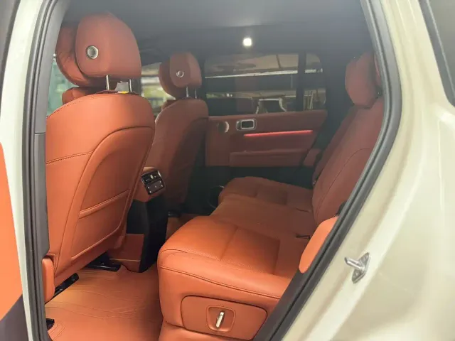 Li Auto L6 — Фото автомобиля 6