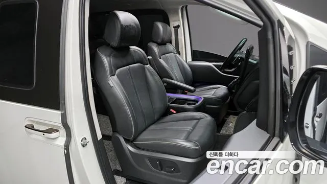 Hyundai Staria Staria 4WD Lounge 9 мест — Фото автомобиля 13