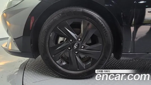 Hyundai Avante CN7 — Фото автомобиля 5