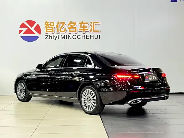 Mercedes-Benz E-Class — Фото автомобиля 13
