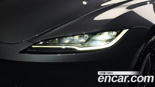 Tesla Model 3 — Фото автомобиля 22