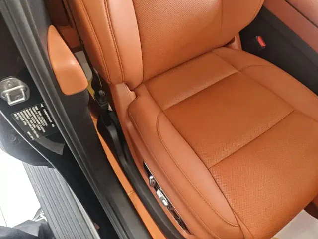 Li Auto L9 — Фото автомобиля 23