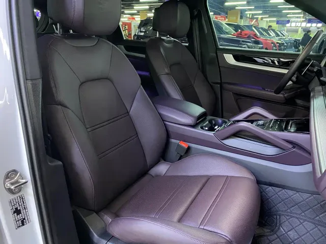 Porsche Cayenne — Фото автомобиля 15