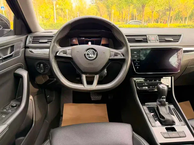 Skoda Superb — Фото автомобиля 20