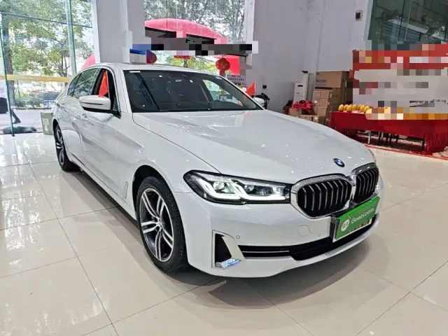 BMW 5 Series — Фото автомобиля 3