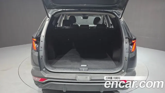 Hyundai Tucson Tucson (NX4) Дизель 2.0 2WD — Фото автомобиля 20