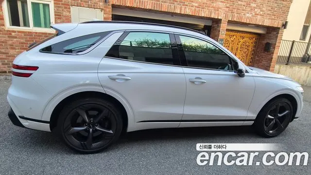 Genesis GV70 — Фото автомобиля 4