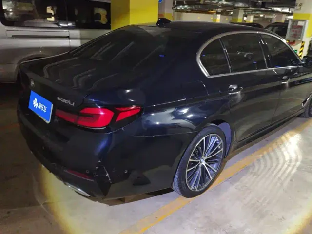 BMW 5 Series — Фото автомобиля 3