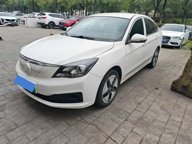 Фотография автомобиля — Dongfeng Fengshen E70