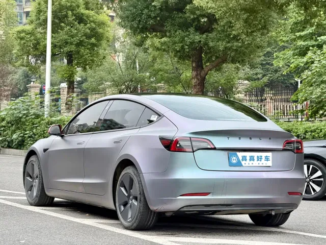 Tesla Model 3 — Фото автомобиля 6