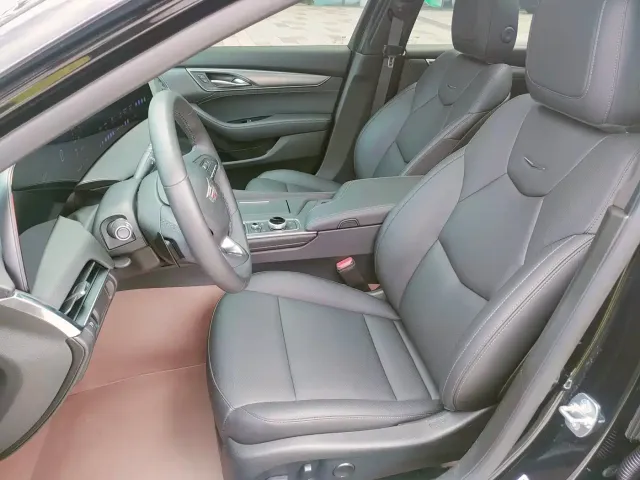 Cadillac CT5 — Фото автомобиля 18