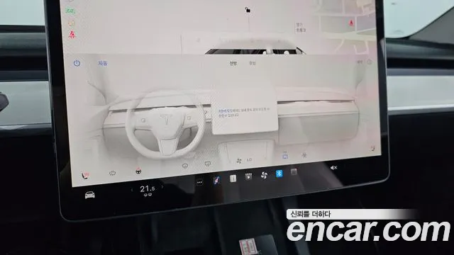Tesla Model Y — Фото автомобиля 15