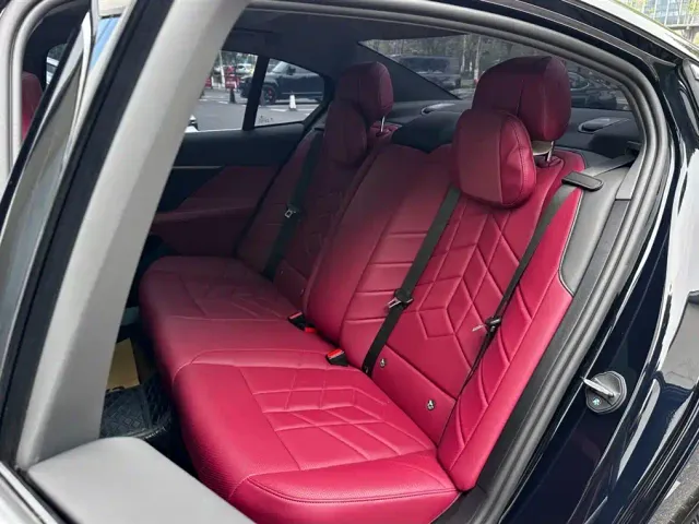BMW 5 Series — Фото автомобиля 20
