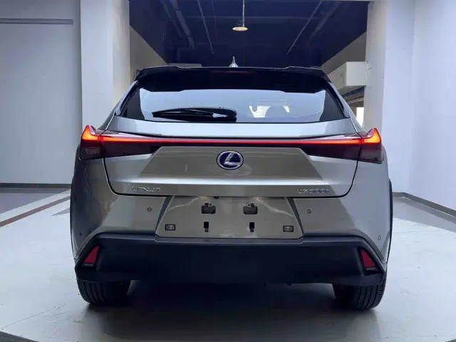 Lexus UX — Фото автомобиля 5
