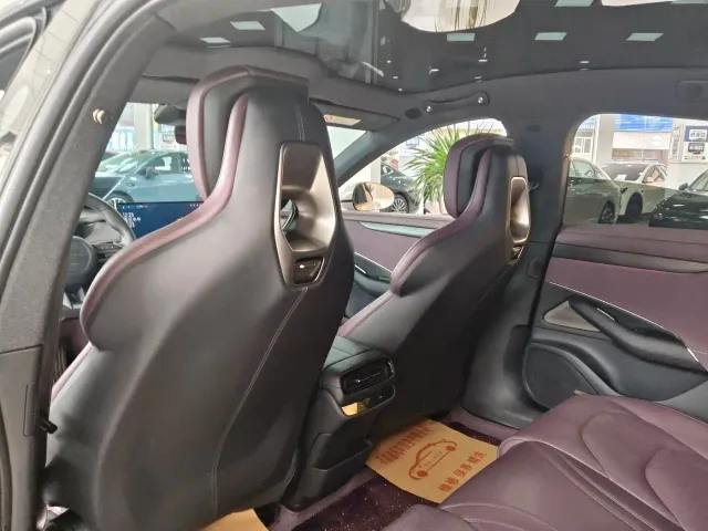 Xiaomi SU7 — Фото автомобиля 13