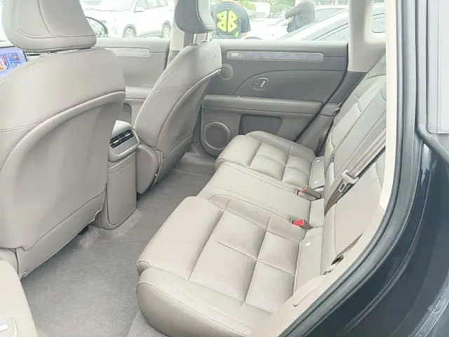 IM Motors LS6 — Фото автомобиля 16